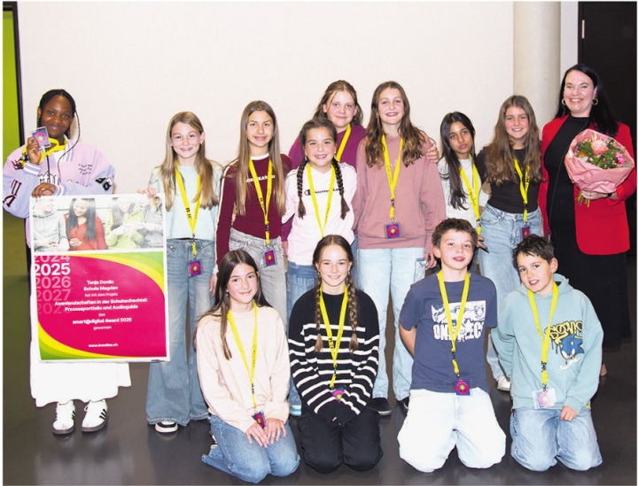 Tanja Donlic mit ihrer Klasse der Schule Magden. Foto: Eugen Notter/zVg