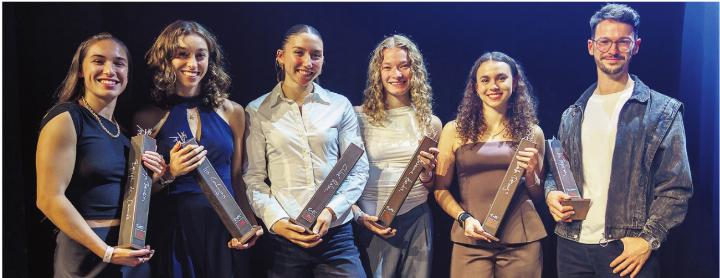 Fabienne Hoenke (4. v. l.) gewinnt mit der 4x100m-U23-Staffel den Swiss Athletics Award als Team des Jahres. Foto: athletix.ch