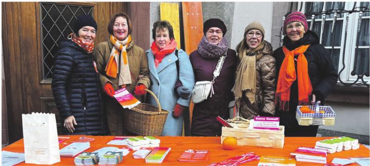 Mit Aktionen in Rheinfelden und Frick haben die Frauen auf das Thema «Gewalt an Frauen» aufmerksam gemacht. Foto: zVg