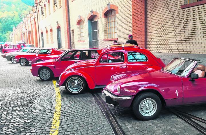 Am Oldtimer-Treffen auf dem Brauereiareal von Feldschlösschen konnten viele tolle Wagen bestaunt werden. Foto: zVg