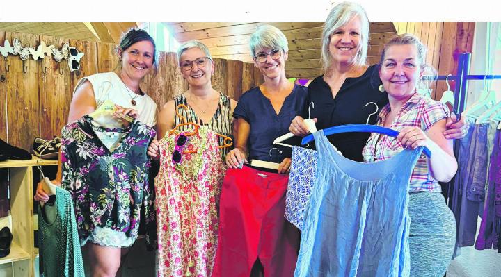 Die Initiantinnen Irene Tanner (v. l.), Cornelia Freiermuth, Andrea Böller, Regina Freiburghaus und Heidi Emmenegger; es fehlt Annika Wagner. Foto: zVg