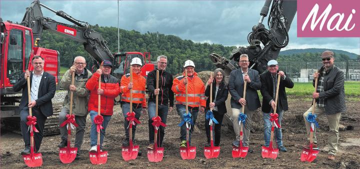 START FÜR EIN GROSSES VORHABEN Mit dem Spatenstich startete in Laufenburg der Bau für das milliardenschwere Technologiezentrum mit grossem Redox-Flow-Batteriespeicher. «Ein historischer Tag für uns alle», betonte CEO Marcel Aumer vor den geladenen Gästen.