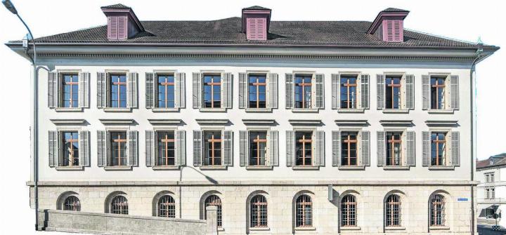 Das Regierungsgebäude in Aarau. Der Mitteltrakt des Regierungsgebäudes entstand 1739 als barockes, herrschaftliches Palais der Familie Rothpletz. Nach der Kantonsgründung im Jahr 1803 erwarb die Regierung das Haus. Foto: zVg