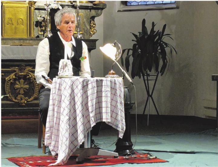 Lesung mit Kaspar Lüscher in der Kirche von Oeschgen. Foto: zVg Lesung mit Kaspar Lüscher in der Kirche von Oeschgen. Foto: zVg
