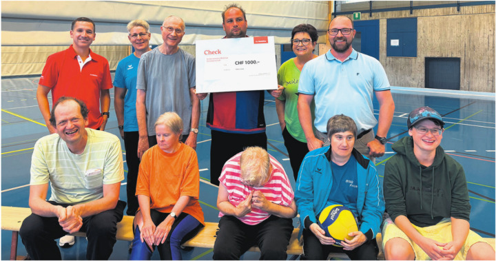 PluSport Fricktal darf eine Spende entgegennehmen. Foto: zVg