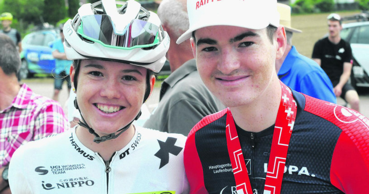 Bei den Zeitfahr-Schweizermeisterschaften holten Lea Huber (links) und ihr Bruder Jan zwei Medaillen. Foto: Neli Widmer