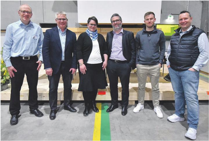 Der Verein Gewerbe Region Frick-Laufenburg (Geref) setzt sich in vielen Bereichen für seine Mitglieder ein. Dem Vorstand gehören Michael Schmid (von links), Patrick Uebelmann, Präsidentin Denise Schmid, Michael Dörr, Colin Herzog, Christian Käser und Christoph Erne (er fehlt auf dem Bild) an. Foto: Archiv sh