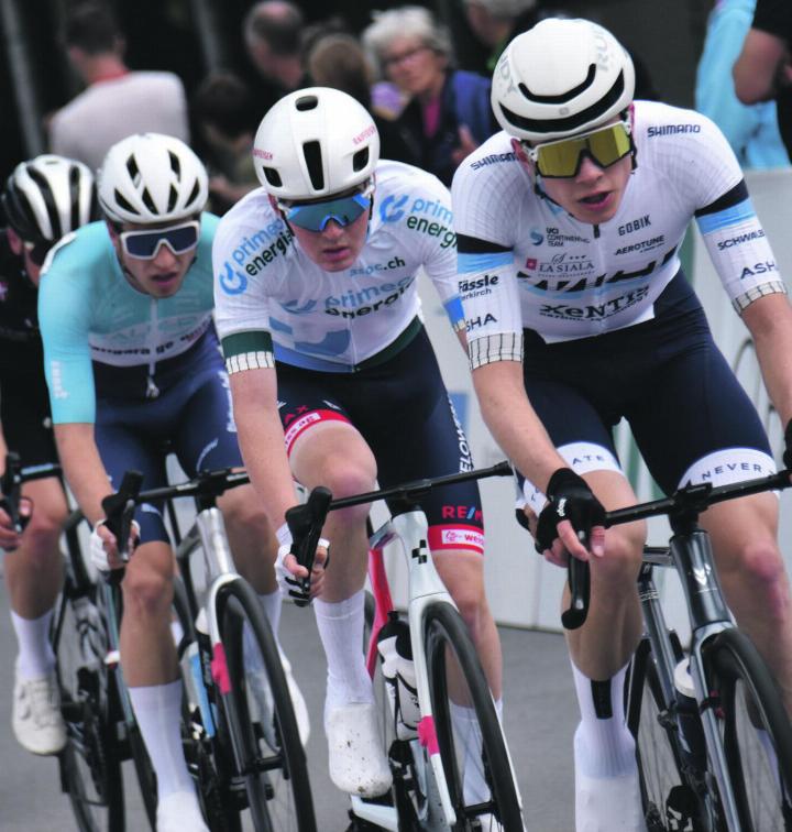 Der Sulzer Jan Huber – hier an zweiter Stelle liegend – verteidigte im Cham seine Spitzenposition im Primeo Energie Cycling-Cup. Foto: August Widmer