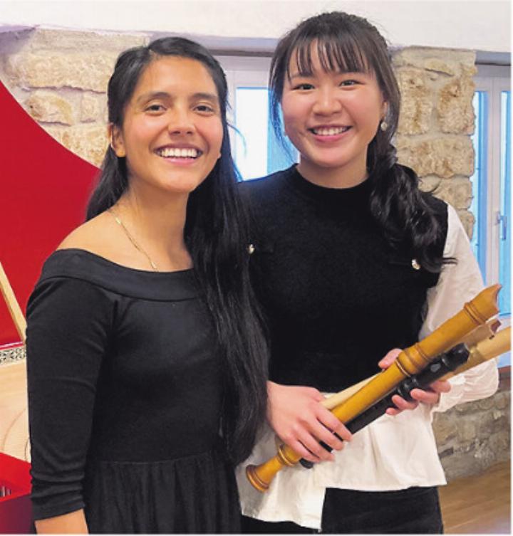 Mélanie Flores (links) und Tzu-Chi Kuo anlässlich ihres Eröffnungskonzertes im Rampart-Saal in Frick. Foto: zVg