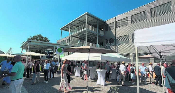 Ein Fest für die neue Kanti.