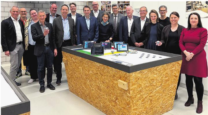 Die Hochrheinkommission widmet sich der Energiezukunft in der Region. Partner sind die Kantone Aargau und Schaffhausen, das Land Baden-Württemberg, die Landkreise Lörrach und Waldshut, der Regionalverband Hochrhein-Bodensee und die Planungsverbände Fricktal Regio und Zurzibiet. Foto: zVg