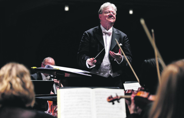 Der Orchesterdirigent Andreas Spörri übernimmt wieder einmal den Taktstock bei der Brass Band Fricktal. Foto: zVg