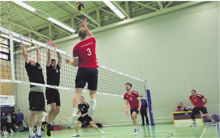 Die Form-Kurve des Herren 1 von Volley Smash 05 Laufenburg-Kaisten zeigt steil nach oben: dank neuen Teammitgliedern und Trainer sowie viel Spielfreude. Foto: zVg Die Form-Kurve des Herren 1 von Volley Smash 05 Laufenburg-Kaisten zeigt steil nach oben: dank neuen Teammitgliedern und Trainer sowie viel Spielfreude. Foto: zVg