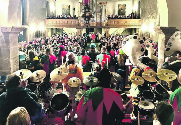 So sah die christkatholische Kirche am Samstagabend aus. Foto: zVg