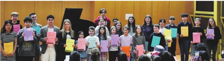 Über ihre Zertifikate und Diplome durften sich 32 Zöglinge der Musikschule Möhlin am Freitag freuen. Foto: zVg
