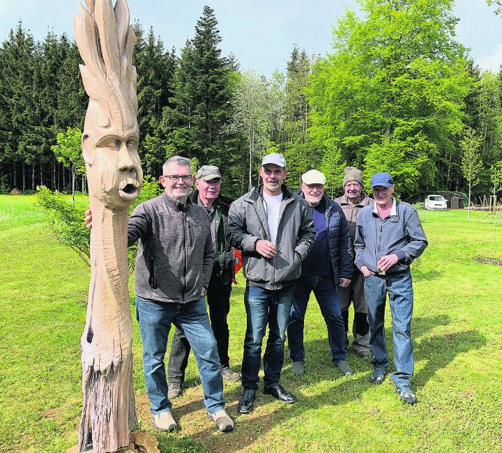 Mauro Cortiula (von links), Fritz Schaffner, Stefan Hort, Hans Ryhner, Erhard Spiess und Baschi Schaffner – ganz links Lothar. Foto: Simone Rufli