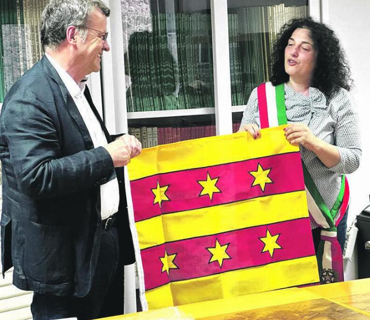 Stadtammann Franco Mazzi und Bürgermeisterin Maria Teresa Scarpa von Gioi/Cilento freuen sich auf die Präsenz der süditalienischen Gemeinden am Herbstmarkt in Rheinfelden.