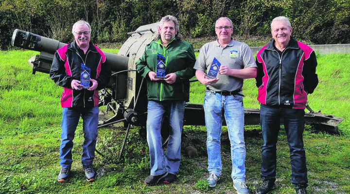 Die Sparblig-Sieger (von links): Hans Hirt (2. Rang), Roman Mäder (1. Rang), Andi Erdin (3. Rang) und Franz Arnold (4. Rang). Foto: zVg