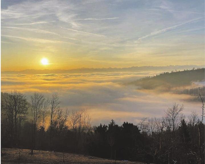 Unten grau und oben blau. Traumaussicht von der Barmelweid, wo auch am frühen Dienstagmorgen bereits eitel Sonnenschein herrschte.

Leserfoto: Nicole Hübner
