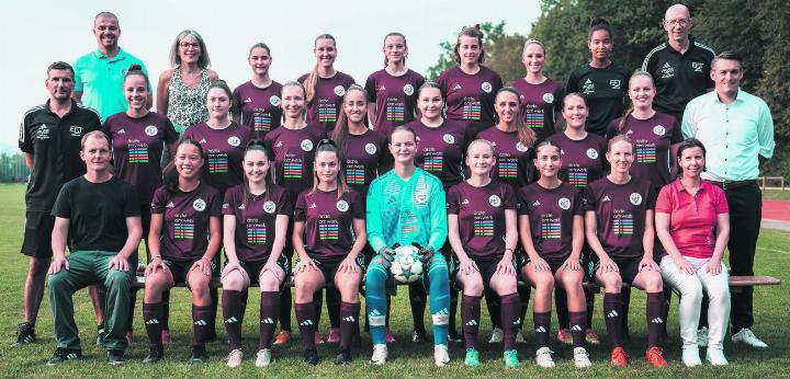 Mit 22 Spielerinnen und zwei Goalies verfügt das 2. Liga-Team des FFT Fricktal über ein breites Kader. Foto: zVg