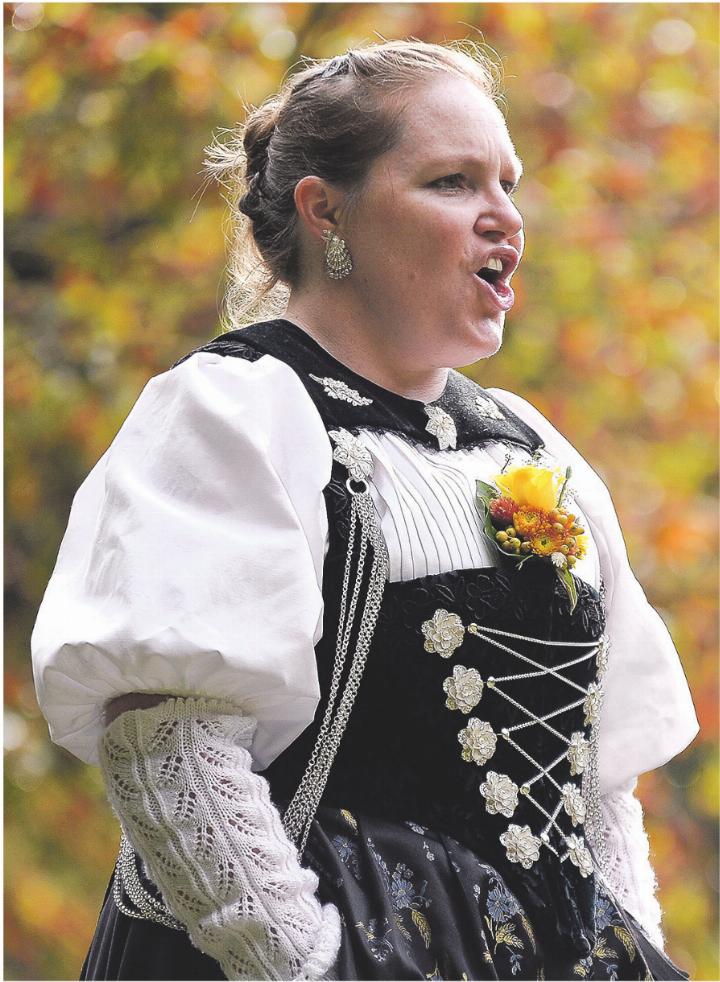 Jodelt seit 17 Jahren und hat Freude, vor Publikum zu singen: Isabelle Wunderlin Vock, Mitgründerin des Sunnebärgchörli. Foto: zVg
