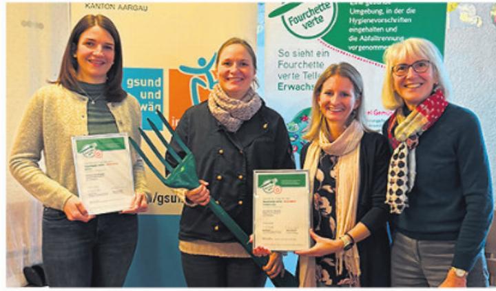 Fabienne Freivogel (v. l.), Geschäftsleitung, Melanie Wendt, Köchin, Nina Baldinger, Co-Leiterin Sektion Gesundheitsförderung und Prävention Aargau, Beatrice Meier Wahl, Projektkoordinatorin «Fourchette Verte Aargau» freuen sich über die Auszeichnung. Foto: zVg