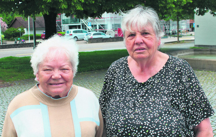 Mit Freude gelebte Nächstenliebe: Die beiden Samariterinnen Frieda Zeugin und Rosmarie Schädeli. Foto: Karin Pfister