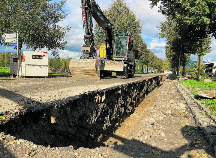 Erste Etappe: Die Batastrasse ist auf diesem Abschnitt zwischen Kreisel und Kreuzgasse/Schulstrasse für den Verkehr gesperrt. Foto: Ronny Wittenwiler