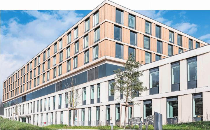 Die digitalen Möglichkeiten sollen auch im Gesundheitswesen vermehrt eingesetzt werden. Die Patienten mit Herzschwäche leben zu Hause, ihre Gesundheitsdaten werden mittels Sensoren vom Kantonsspital Baden überwacht. Foto: zVg