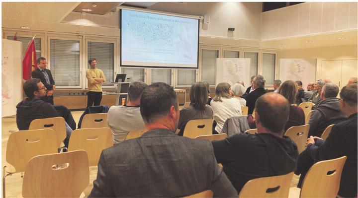 Wenig Publikum, doch es hatte Fragen. Solche, die über Tempo 30 allein hinausgingen. Foto: Ronny Wittenwiler