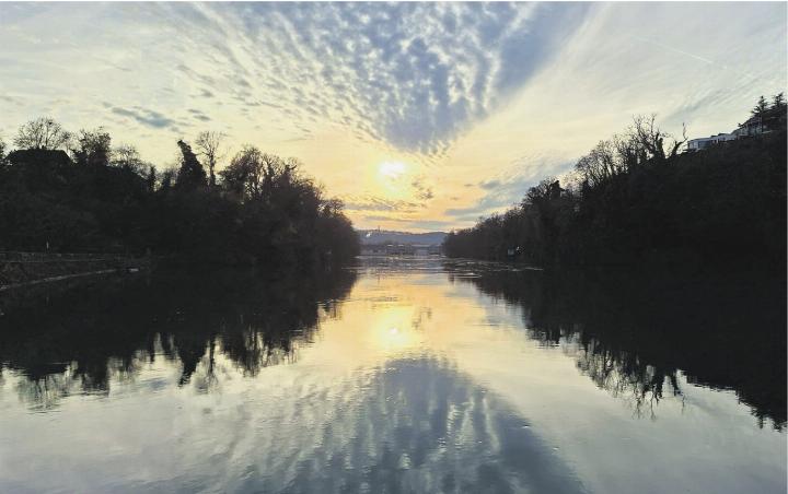 Abendstimmung am Rhein bei Laufenburg. Foto: Georg Kalt, Laufenburg