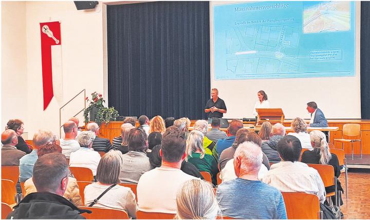 Der gut gefüllte Saalbau zeigt das Interesse der Steiner Bevölkerung an der Temporeduktion. Foto: zVg