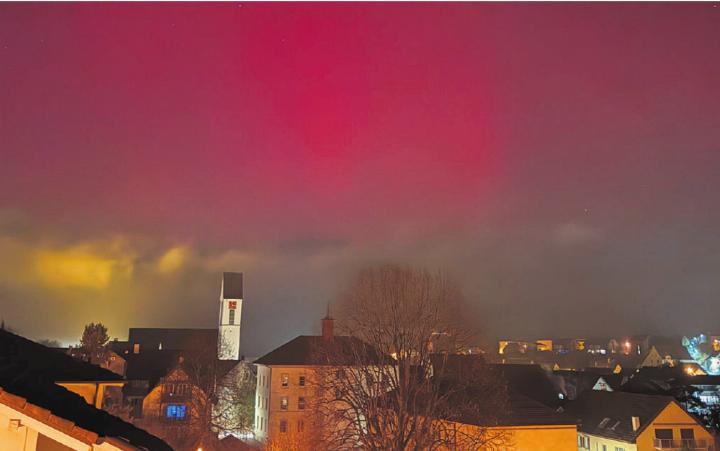 Auch über Zeiningen zeigten sich Polarlichter. Foto: Karin Hug, Zeiningen