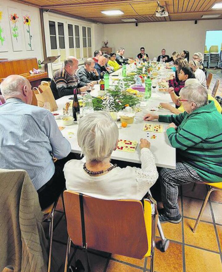 Gemeinsame Feier im Pfarreiheim Kaisten. Foto: zVg