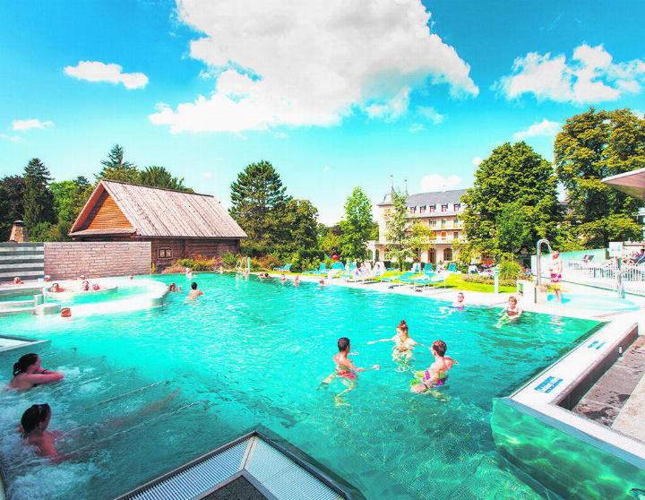 Das Sole uno in Rheinfelden (Bild) sowie die Caracalla Therme und das Friedrichsbad in Baden-Baden wechseln den Besitzer. Foto: zVg