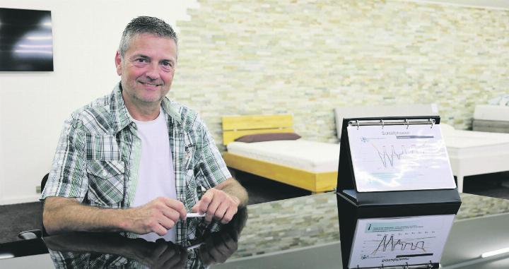 Marco Häusel ist zertifizierter Schlaf- und Liegetherapeut. Nächstes Jahr geht er in Pension und wird sein Geschäft per Ende Januar 2025 schliessen. Foto: Janine Tschopp