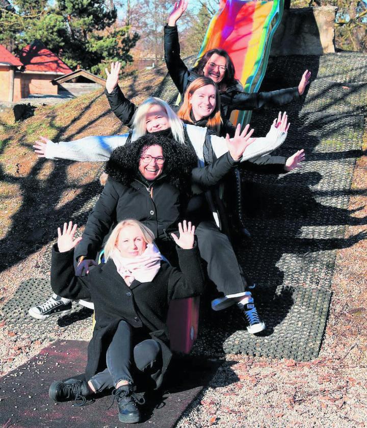 Mit Schwung ins neue Vereinsjahr: Der neue Vorstand (von vorne nach hinten): Nicole Gerspach, Pamela Suter, Nathalie Gammenthaler, Corinne Ruflin und Wendy Wohlfender Foto: zVg