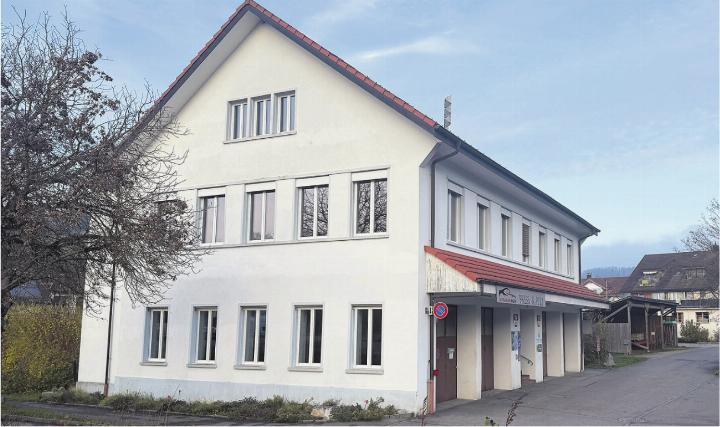 Frühbetreuung und Mittagstisch werden an den drei Schulstandorten angeboten. Im ehemaligen Gemeindehaus in Effingen (Bild) findet die Nachmittagsbetreuung statt. Foto: Simone Rufli