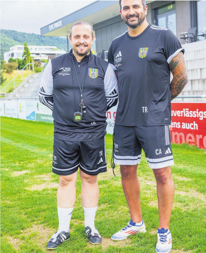 Durim Ibrahimi (links) und Can Agdas sehen die Zukunft des FC Frick in der 2. Liga. Foto: Paul Gürtler