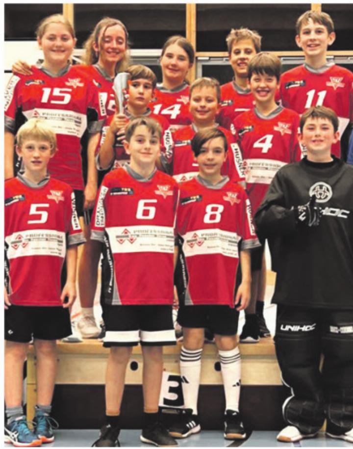 Die Jugi Zeiningen wurde am Fricktaler Unihockey-Turnier für ihre tolle Leistung belohnt. Foto: zVg Die Jugi Zeiningen wurde am Fricktaler Unihockey-Turnier für ihre tolle Leistung belohnt. Foto: zVg