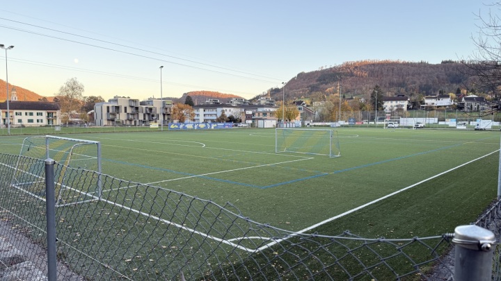 Der Kunstrasenteppich auf dem Oberstufen-Areal in Frick kann ersetzt werden. Foto: Archiv sir