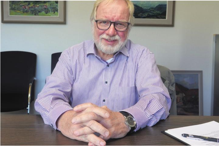 «Manche Leute sehen die Gemeinde nur als Leistungserbringer. Wenn jeder das Gefühl hat, er könne nur profitieren, dann funktioniert es nicht», erklärt Thomas Rohrer. Foto: Valentin Zumsteg