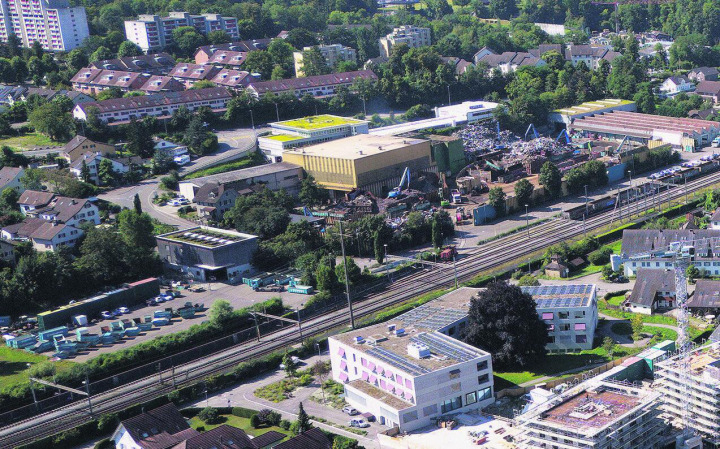 Die Thommen AG möchte an ihrem heutigen Standort festhalten, während die Gemeinde das Areal zukünftig einer Wohnnutzung zuführen will. Foto: Gerry Thönen