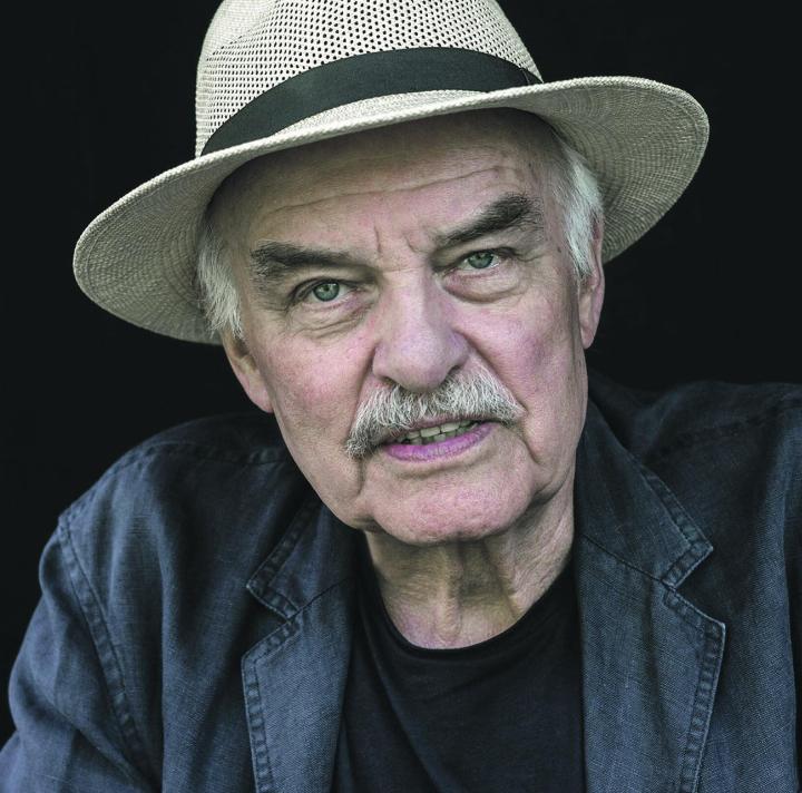 «Die Liebe hat mich hierhergebracht. Ich habe das Leben im Dorf von Anfang an sehr gemocht, ich wurde auch gut eingeführt», erklärt Charles Brauer im Interview. Foto: zVg