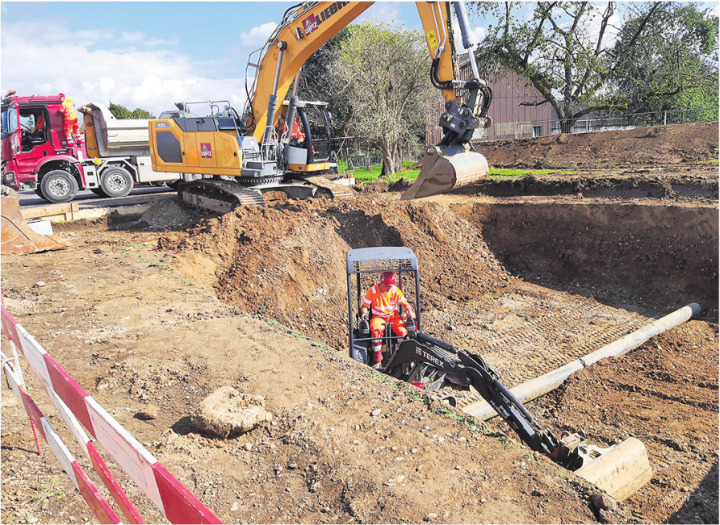 Das Stufenpumpwerk «Riburg» wird beim Ortsausgang Möhlin in Richtung Rheinfelden erstellt. Foto: zVg