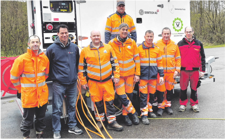 Alle Projektbeteiligten freuten sich über den erfolgreichen Testlauf. Foto: zVg Alle Projektbeteiligten freuten sich über den erfolgreichen Testlauf. Foto: zVg