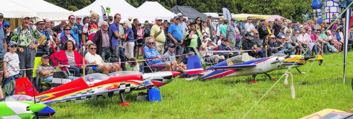 120 Modell-Piloten aus ganz Europa und interessante Modell-Flugzeuge locken viele Besucher an. Foto: zVg