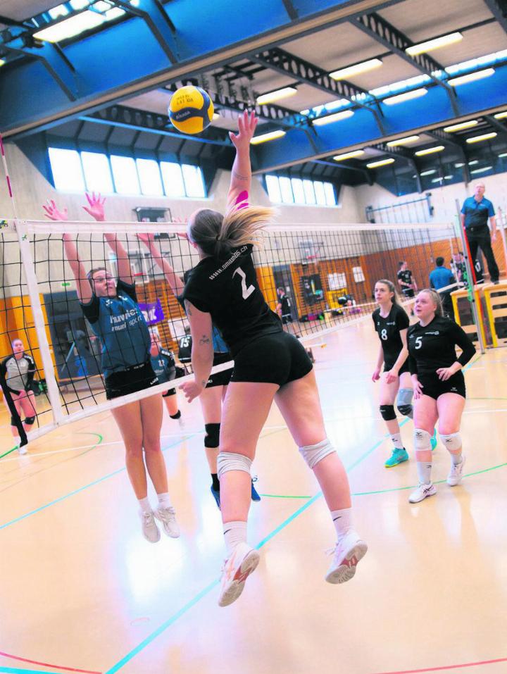 Dank starken und präzisen Angriffen ist das Damen 1 von Volley Smash 05 Laufenburg-Kaisten erfolgreich in die neue Saison gestartet. Foto: zVg