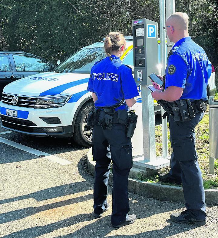 Die Regionalpolizei unteres Fricktal muss sich derzeit auf ihre Kernaufgaben konzentrieren; von der Parkraumkontrolle wird sie entlastet. Foto: Archiv NFZ