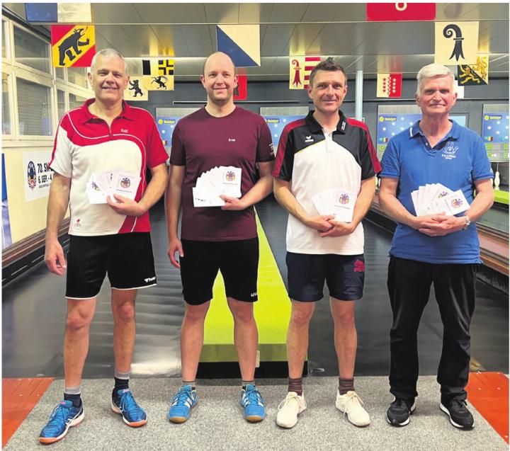 Die vier Besten (von links): Rolf Herzog (2. Platz, Wallbach), Sven Scheidegger (1. Platz, Eriswil), Martin Slanzi (3. Platz, Alpnach-Dorf) und Werner Blatter (4. Platz, Oberried am Brienzersee) Foto: zVg